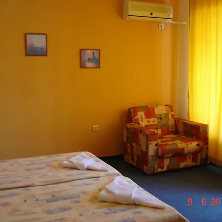 Otel Friends Family 3*