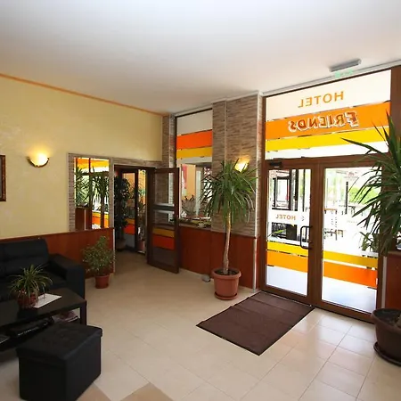 Friends Family Otel 3*