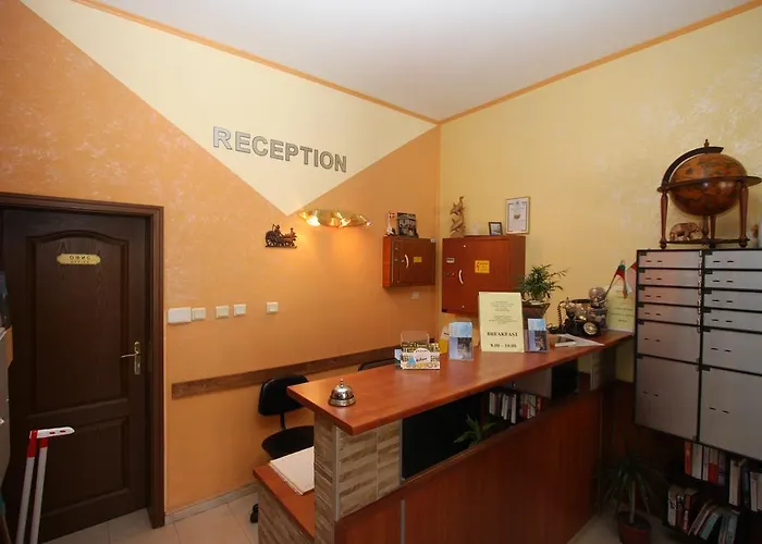 Ξενοδοχείο Friends Family 3*