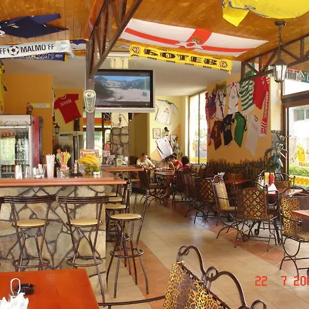 семеен приятели