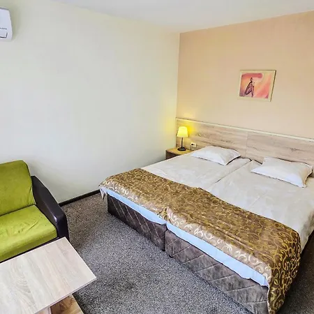 Friends Family - Free Parking Hotell