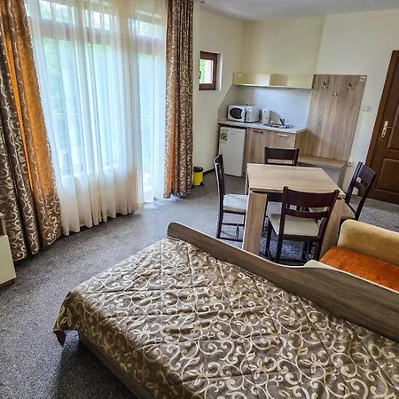 Friends Family Hotel