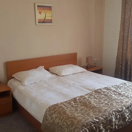 Hotel Friends Family 3*