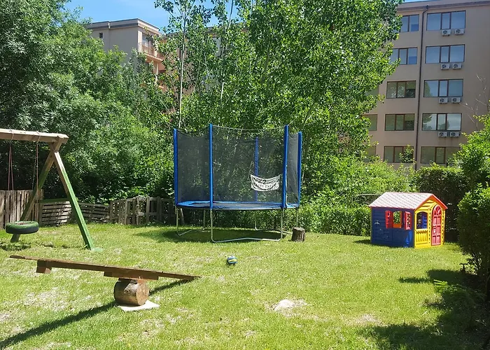 Hotel Friends Family