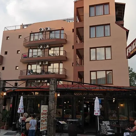 Hotel Friends Family 3*