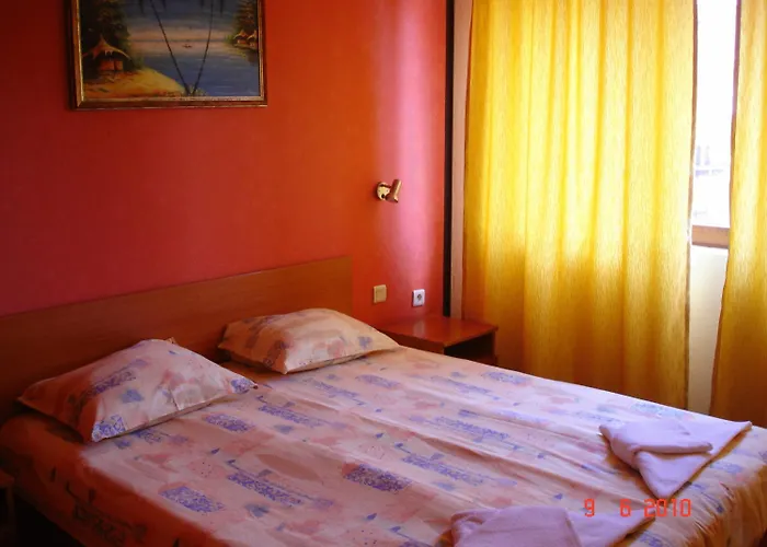 Friends Family Hotel 3*