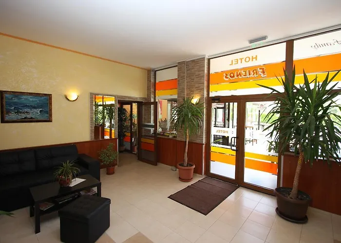 Friends Family Hotel 3*